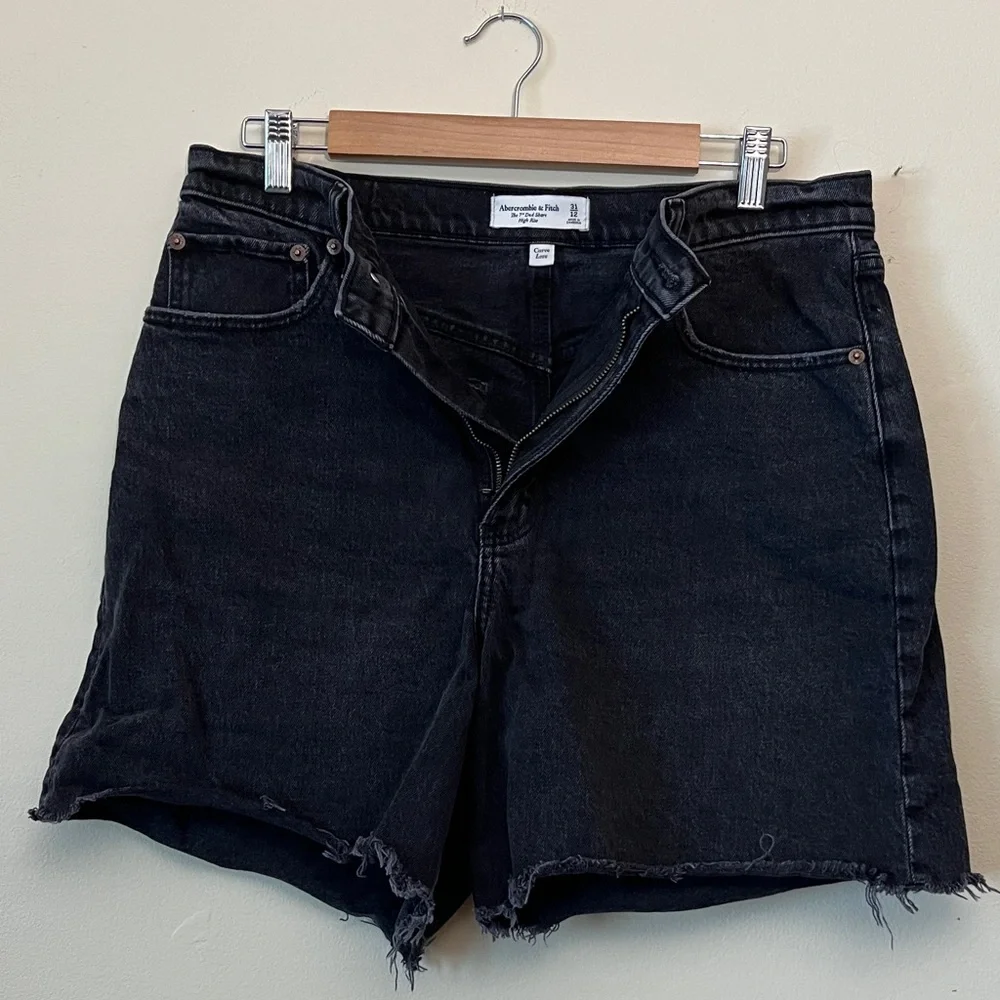 Abercrombie & Fitch Black Dad Jean Shorts - Picture 2 of 4